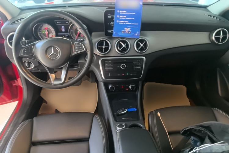 Used Mercedes-Benz GLA 2016 GLA 200 Fashion Model Center Console