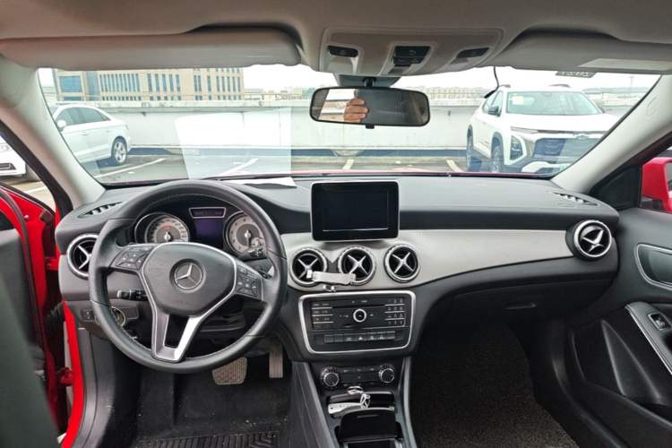 Used Mercedes-Benz GLA 2016 GLA 200 Fashion Model Center Console