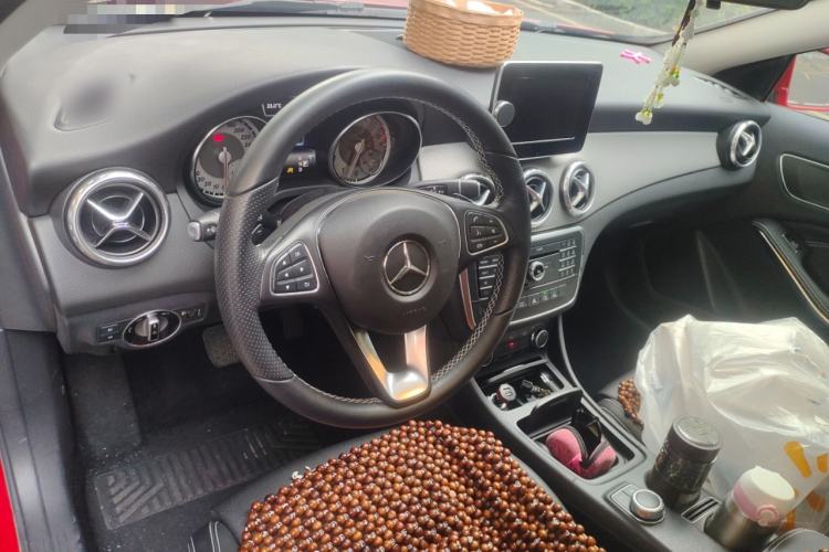 Used Mercedes-Benz GLA 2016 GLA 200 Sport Edition Center Console
