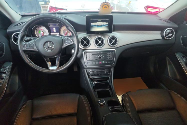Used Mercedes-Benz GLA 2016 GLA 200 Fashion Model Center Console