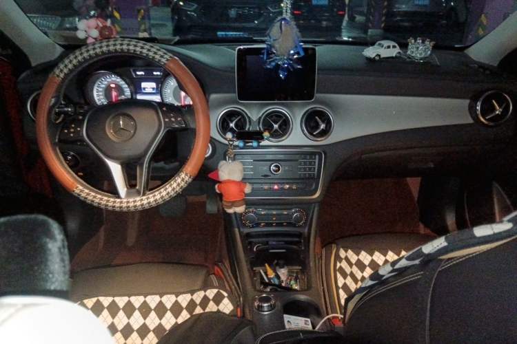Used Mercedes-Benz GLA 2016 GLA 200 Fashion Model Center Console