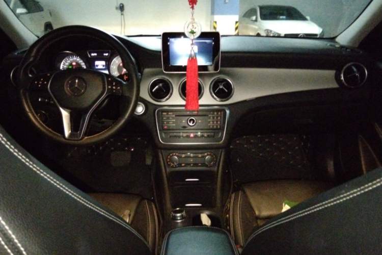 Used Mercedes-Benz GLA 2016 GLA 200 Sport Edition Center Console