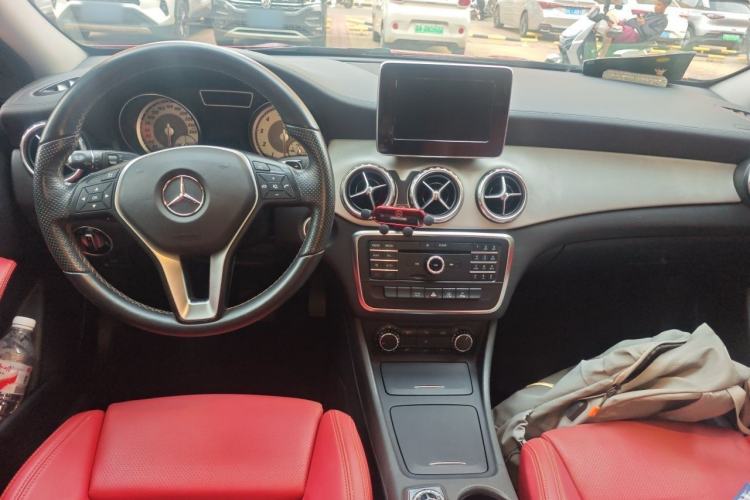 Used Mercedes-Benz GLA 2016 GLA 200 Fashion Model Center Console