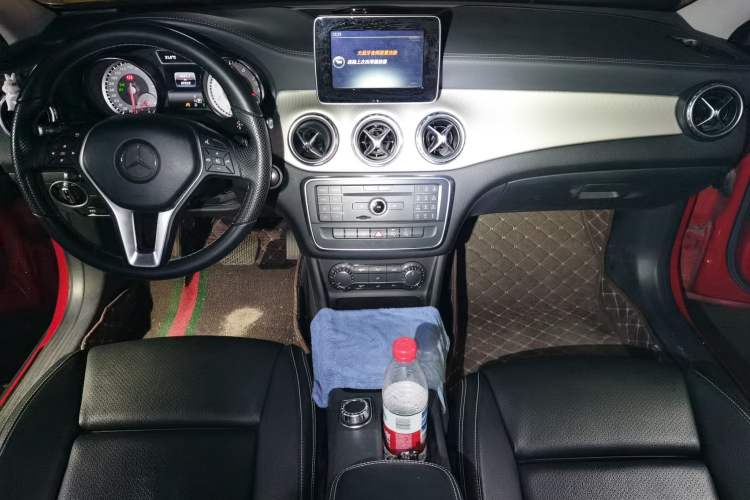 Used Mercedes-Benz GLA 2016 GLA 200 Fashion Model Center Console