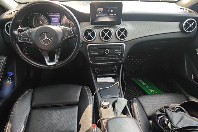Used Mercedes-Benz GLA 2016 GLA 200 Sport Edition Center Console