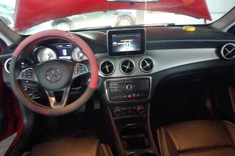 Used Mercedes-Benz GLA 2016 GLA 200 Sport Edition Center Console