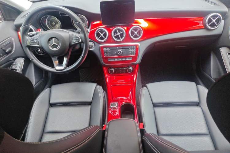 Used Mercedes-Benz GLA 2016 GLA 200 Fashion Model Center Console