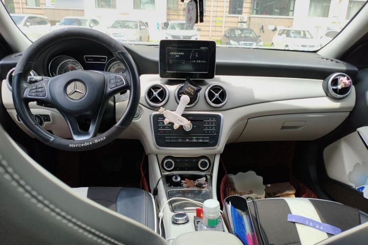 Used Mercedes-Benz GLA 2016 GLA 200 Sport Edition Center Console