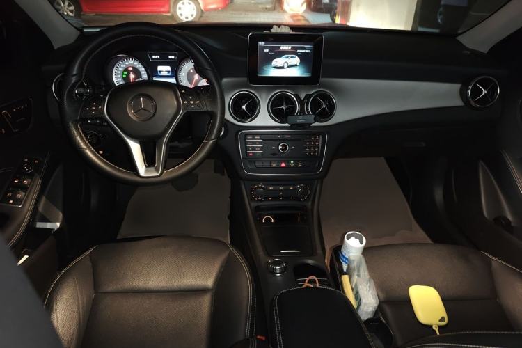 Used Mercedes-Benz GLA 2016 GLA 200 Sport Edition Center Console