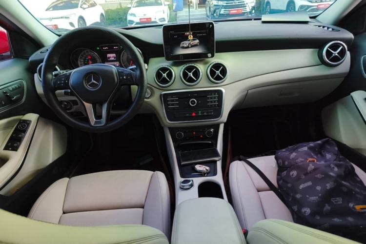 Used Mercedes-Benz GLA 2016 GLA 200 Fashion Model Center Console