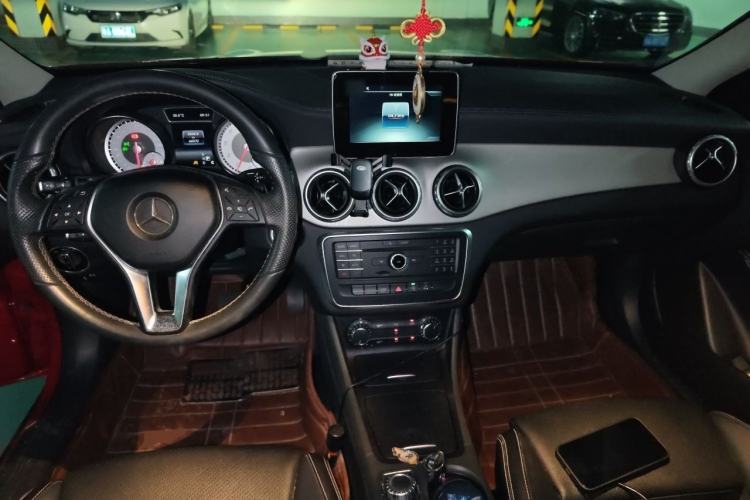 Used Mercedes-Benz GLA 2016 GLA 200 Fashion Model Center Console