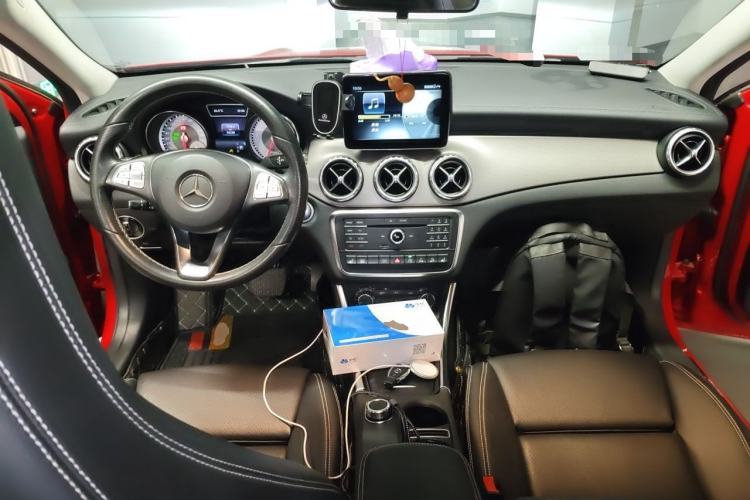 Used Mercedes-Benz GLA 2016 GLA 220 4MATIC Fashion Edition Center Console