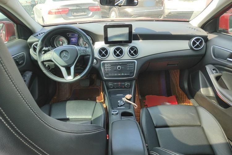 Used Mercedes-Benz GLA 2016 GLA 200 Fashion Model Center Console