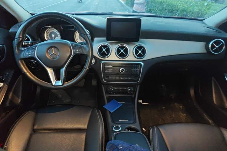 Used Mercedes-Benz GLA 2016 GLA 200 Fashion Model Center Console