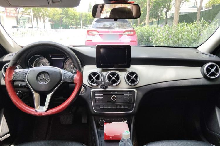 Used Mercedes-Benz GLA 2016 GLA 200 Sport Edition Center Console