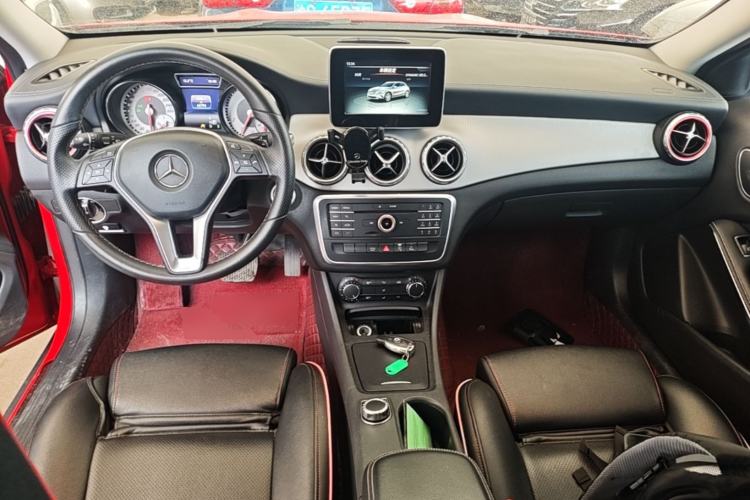 Used Mercedes-Benz GLA 2016 GLA 200 Fashion Model Center Console