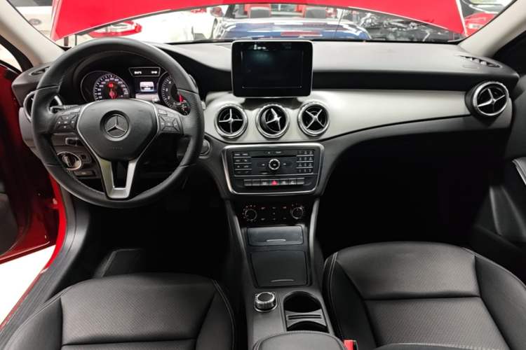 Used Mercedes-Benz GLA 2016 GLA 200 Sport Edition Center Console