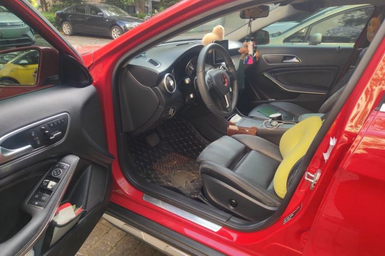 Used Mercedes-Benz GLA 2016 GLA 200 Sport Edition Driver Seat