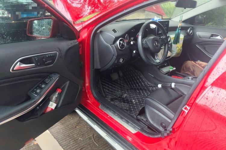 Used Mercedes-Benz GLA 2016 GLA 200 Sport Edition Driver Seat