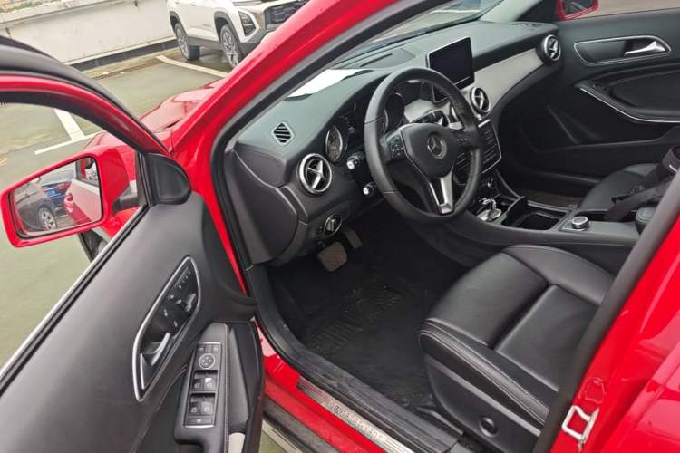 Used Mercedes-Benz GLA 2016 GLA 200 Fashion Model Driver Seat