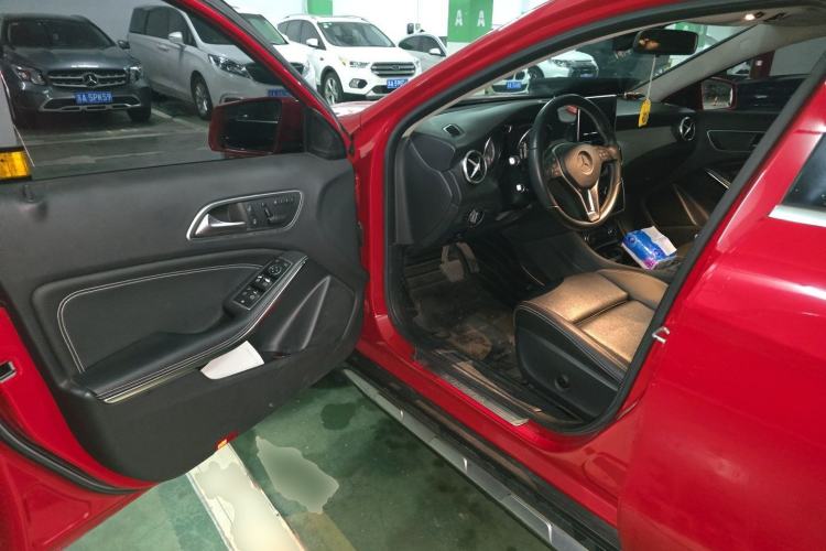 Used Mercedes-Benz GLA 2016 GLA 200 Sport Edition Driver Seat