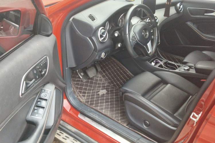 Used Mercedes-Benz GLA 2016 GLA 220 4MATIC Fashion Edition Driver Seat