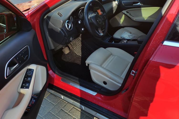 Used Mercedes-Benz GLA 2016 GLA 200 Fashion Model Driver Seat