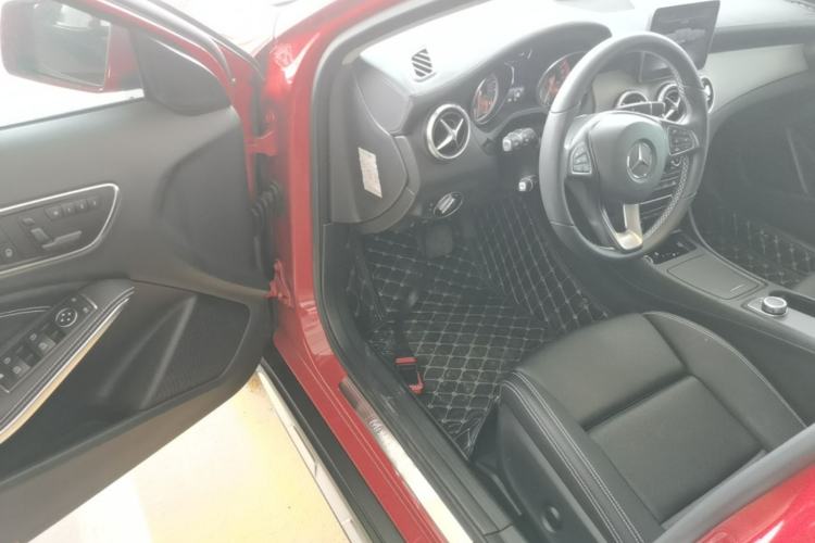 Used Mercedes-Benz GLA 2016 GLA 220 4MATIC Fashion Edition Driver Seat