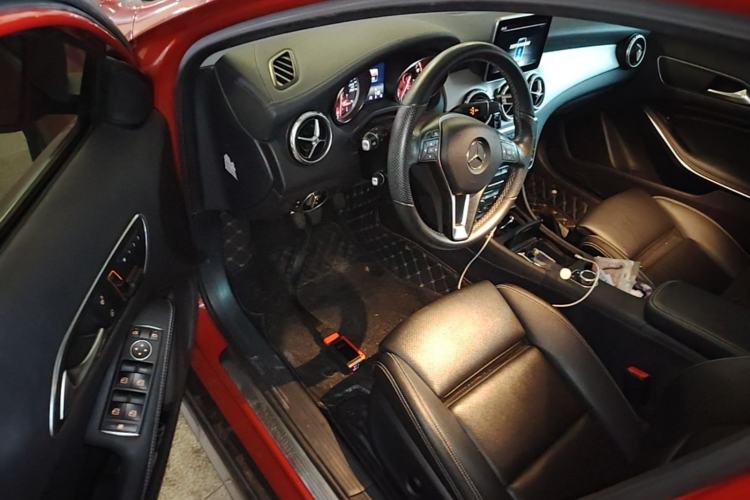 Used Mercedes-Benz GLA 2016 GLA 220 4MATIC Fashion Edition Driver Seat