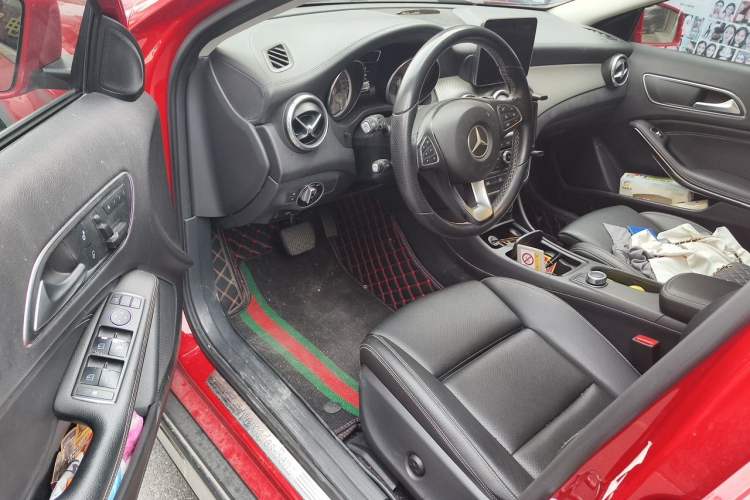 Used Mercedes-Benz GLA 2016 GLA 220 4MATIC Fashion Edition Driver Seat