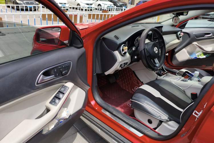 Used Mercedes-Benz GLA 2016 GLA 200 Sport Edition Driver Seat