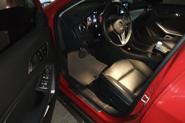 Used Mercedes-Benz GLA 2016 GLA 200 Sport Edition Driver Seat