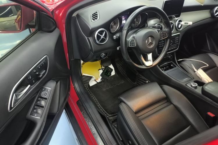 Used Mercedes-Benz GLA 2016 GLA 200 Sport Edition Driver Seat