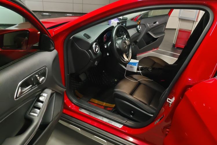 Used Mercedes-Benz GLA 2016 GLA 220 4MATIC Fashion Edition Driver Seat