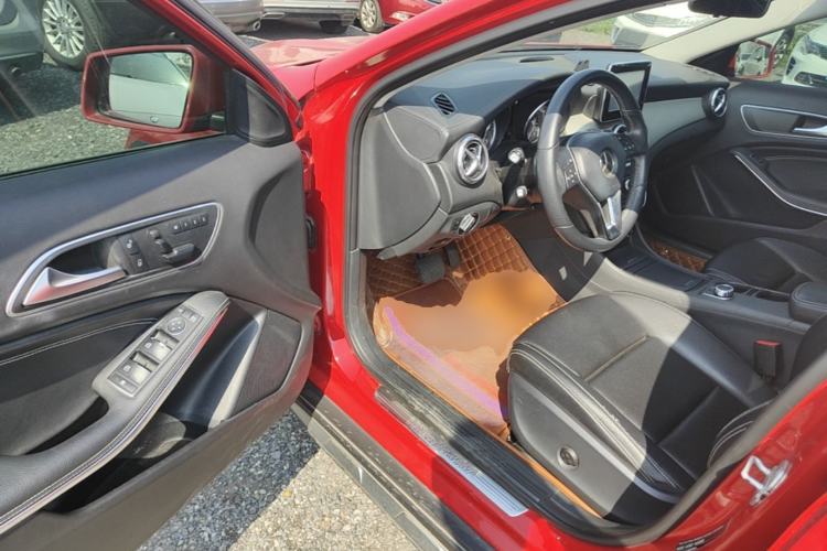 Used Mercedes-Benz GLA 2016 GLA 200 Fashion Model Driver Seat