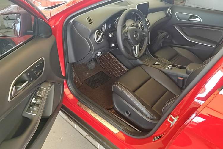 Used Mercedes-Benz GLA 2016 GLA 200 Fashion Model Driver Seat