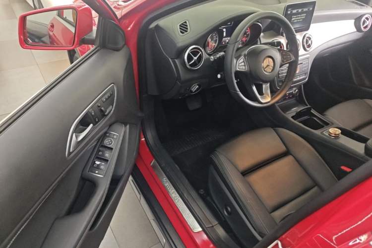 Used Mercedes-Benz GLA 2016 GLA 200 Fashion Model Driver Seat
