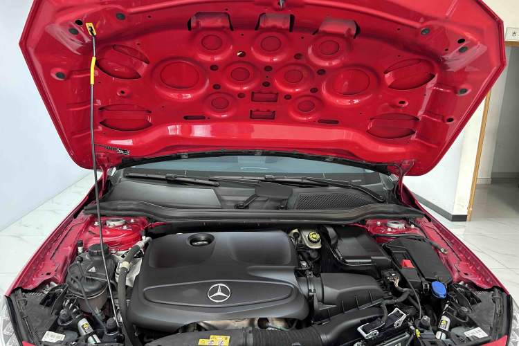 Used Mercedes-Benz GLA 2016 GLA 200 Fashion Model Engine Bay