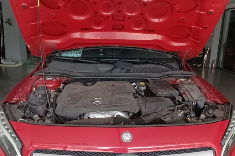 Used Mercedes-Benz GLA 2016 GLA 200 Fashion Model Engine Bay