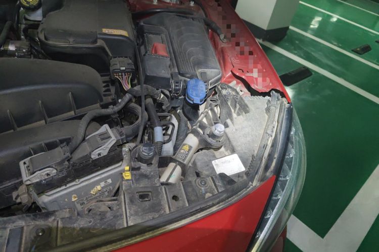 Used Mercedes-Benz GLA 2016 GLA 220 4MATIC Fashion Edition Engine Bay Left