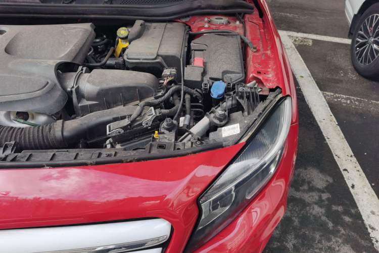 Used Mercedes-Benz GLA 2016 GLA 200 Sport Edition Engine Bay Left