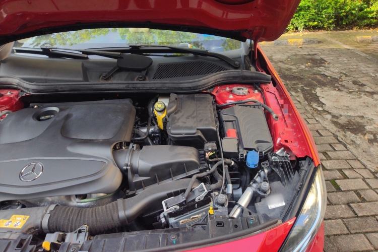 Used Mercedes-Benz GLA 2016 GLA 200 Sport Edition Engine Bay Left
