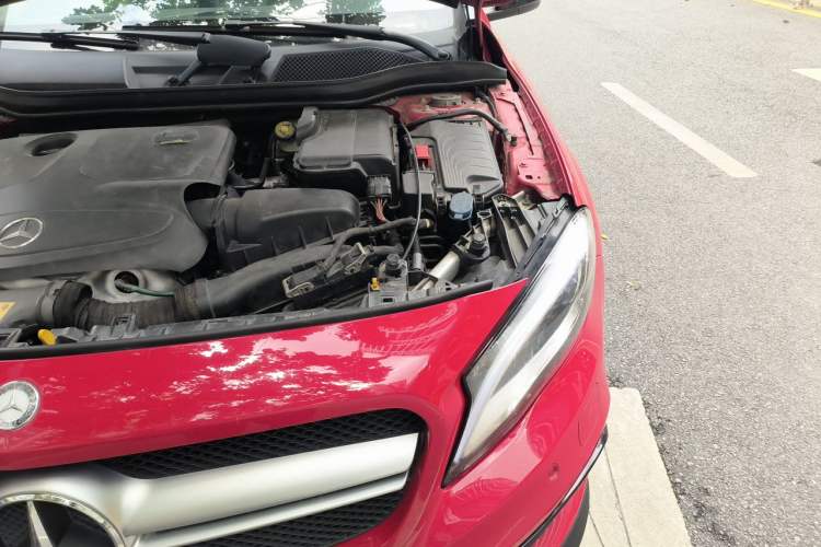 Used Mercedes-Benz GLA 2016 GLA 200 Fashion Model Engine Bay Left