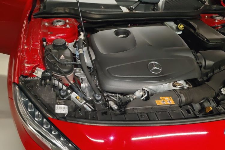 Used Mercedes-Benz GLA 2016 GLA 220 4MATIC Fashion Edition Engine Bay Right