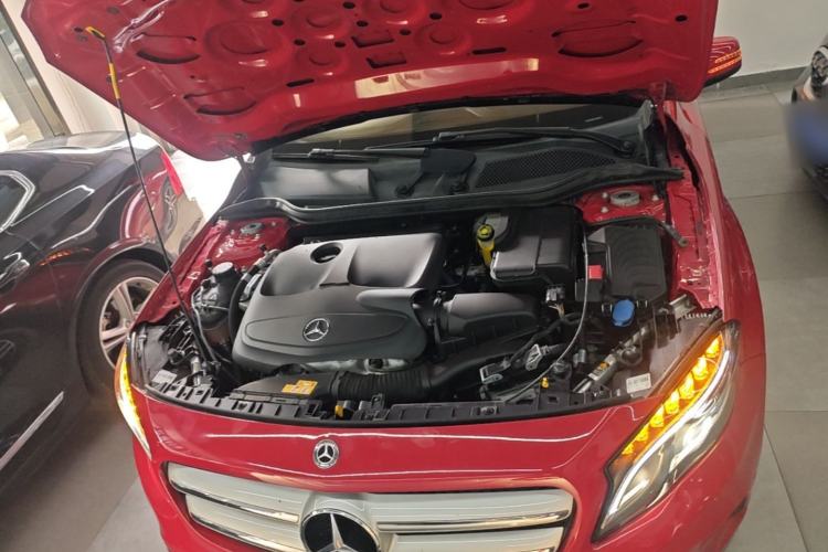 Used Mercedes-Benz GLA 2016 GLA 200 Fashion Model Engine Bay