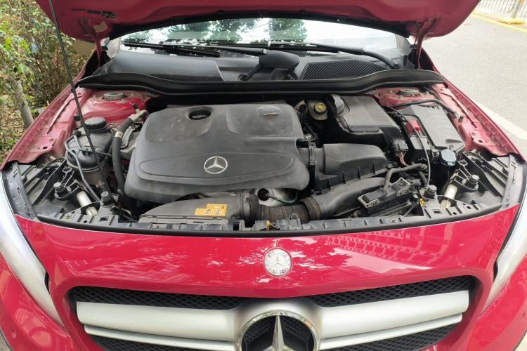 Used Mercedes-Benz GLA 2016 GLA 200 Fashion Model Engine Bay