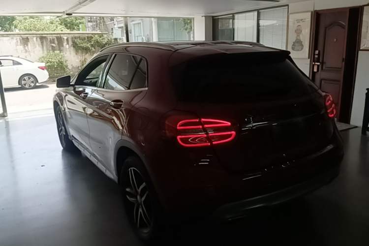 Used Mercedes-Benz GLA 2016 GLA 200 Fashion Model Exterior 2