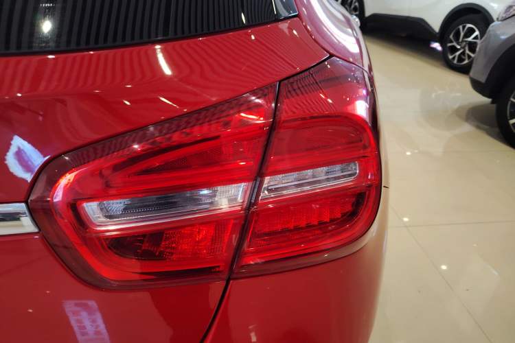 Used Mercedes-Benz GLA 2016 GLA 220 4MATIC Fashion Edition Exterior 3