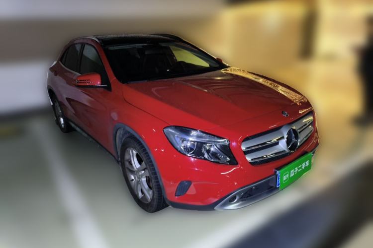 Used Mercedes-Benz GLA 2016 GLA 200 Sport Edition Front Right 45 Deg