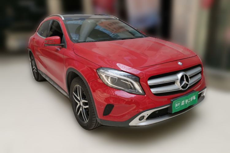 Used Mercedes-Benz GLA 2016 GLA 200 Fashion Model Front Right 45 Deg